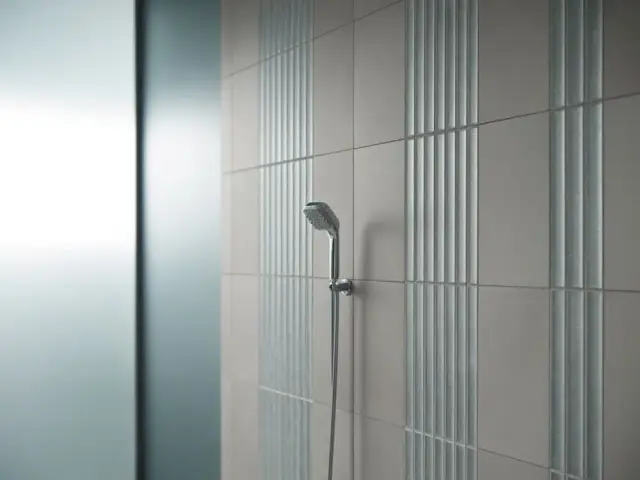 Prysznic bez fug? 5 nowoczesnych alternatyw dla płytek!