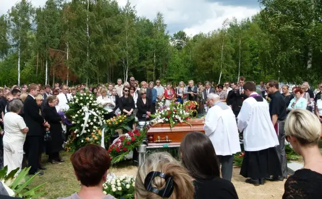 Jak sprawdzić datę pogrzebu w Tomaszowie Mazowieckim i uniknąć niepewności