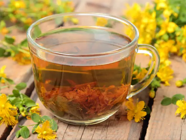 Domowe napoje na trawienie: Ulga od wzdęć i niestrawności