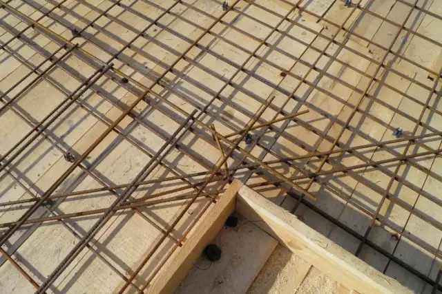 Rozstaw prętów w zbrojeniu stropu: co musisz wiedzieć?