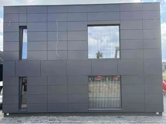 Ile kosztuje elewacja z alucobondu? Sprawdź ceny i ukryte koszty