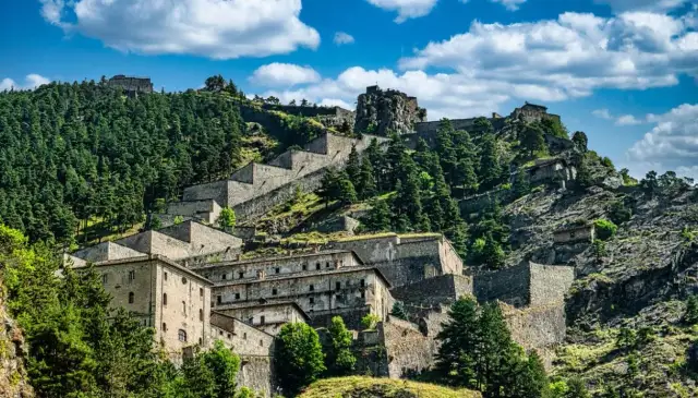 Montagne Vicino a Te: Fughe Perfette da Milano, Roma, Torino