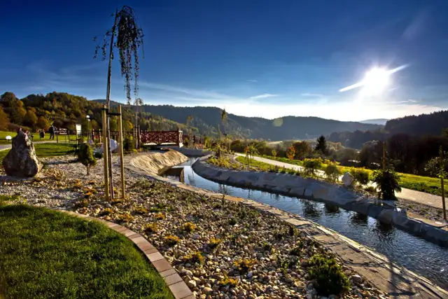 Park sensoryczny Muszyna - idealne miejsce dla rodzin i osób niepełnosprawnych
