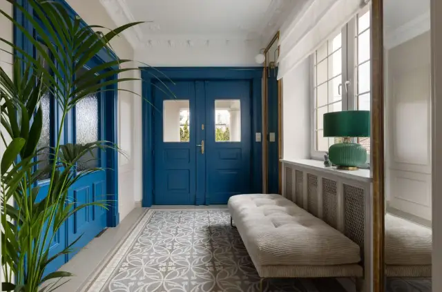 Płytki do przedpokoju: Wybierz trwałość i styl. Poradnik Jagody Błaszczyk