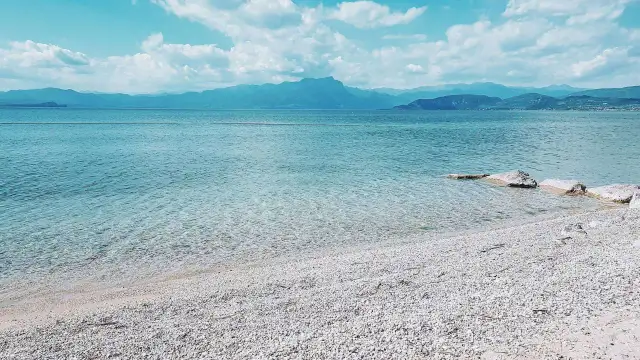 Spiagge Lago di Garda: La Tua Guida Completa per la Vacanza Perfetta