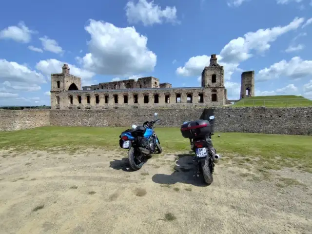 Najlepsze trasy motocyklowe w Świętokrzyskim – uniknij nudnych dróg