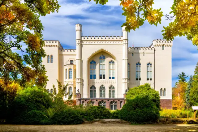 Wielkopolska: Odkryj zamki, jeziora i miejsca z historią!