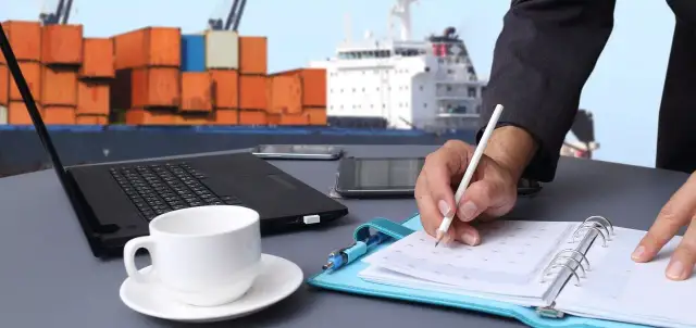 Zarobki spedytora międzynarodowego: Ile zarobisz w 2024?