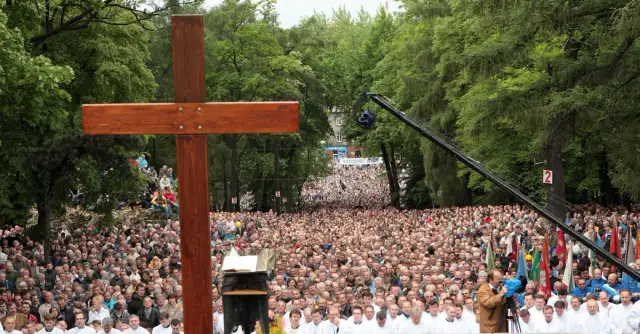 Co to jest kościół? Zrozumienie jego znaczenia i roli w życiu