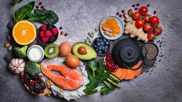 W jakich produktach jest najwięcej cholesterolu i jak ich unikać