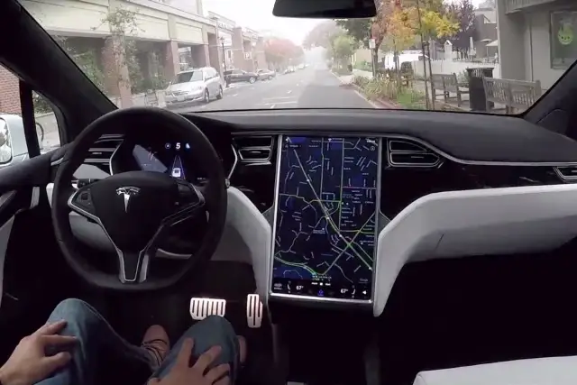 Czy Tesla ma autopilota? Odkryj, co naprawdę potrafi ten system