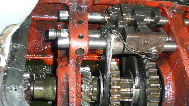 Jak ustawić sprzęgło w C-330, aby uniknąć problemów z biegami