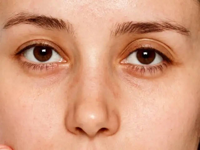 Serum Senelle: Jak rozświetlić skórę? Pełna recenzja i efekty