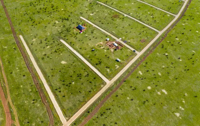 Działka uzbrojona co to znaczy? Kluczowe informacje dla kupujących