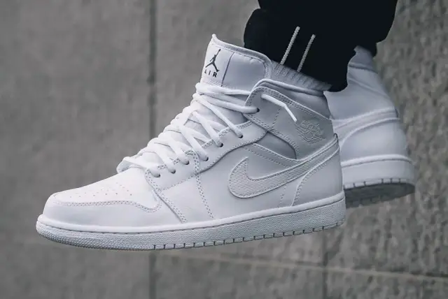 Air Jordan 1 Retro Mid White Platinum - Ceny, specyfikacje i dostępność
