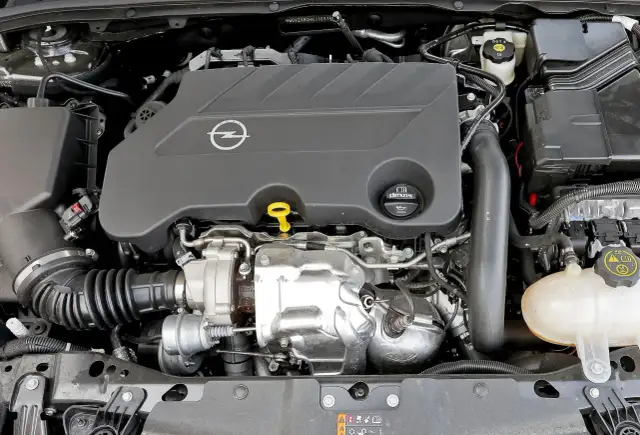 Opel Insignia: Który silnik benzynowy wybrać? Poradnik A i B