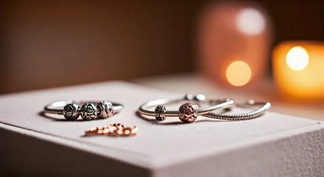 Jak wyczyścić bransoletkę Pandora i przywrócić jej blask bez ryzyka