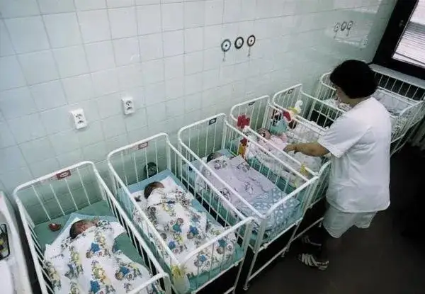 Kiedy wypłacają becikowe? Sprawdź terminy i ważne informacje