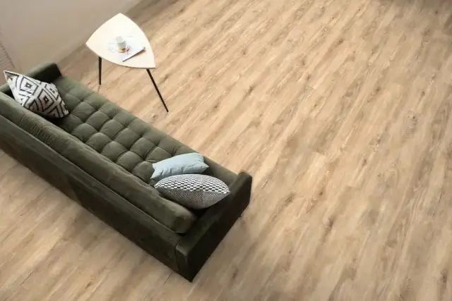 Panele podłogowe: symetrycznie czy asymetrycznie? Wybierz mądrze!