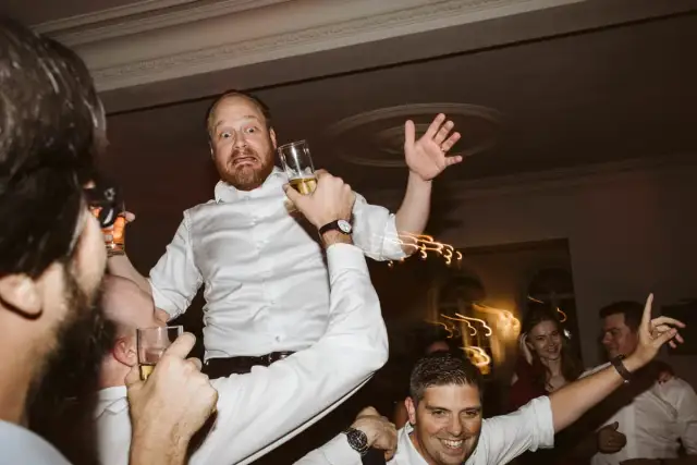 Pytania do fotografa ślubnego: Wybierz idealnego bez stresu!