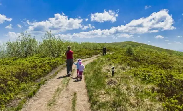 Gdzie można wykorzystać bon turystyczny bez noclegu? Odkryj atrakcje!