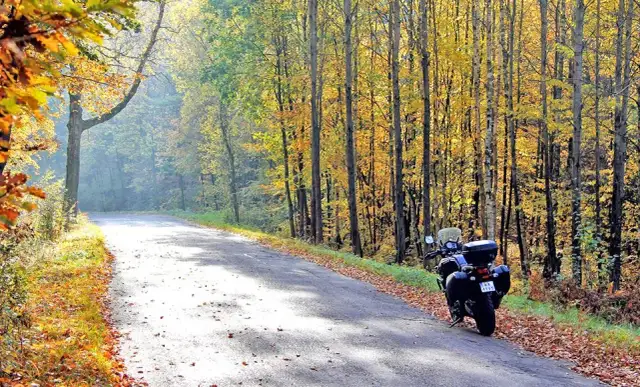 Trasa motocyklowa Kaszuby: odkryj malownicze widoki i atrakcje
