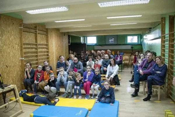 Szkoła dla niesłyszących w Bielsku-Białej – wyjątkowa edukacja dla dzieci