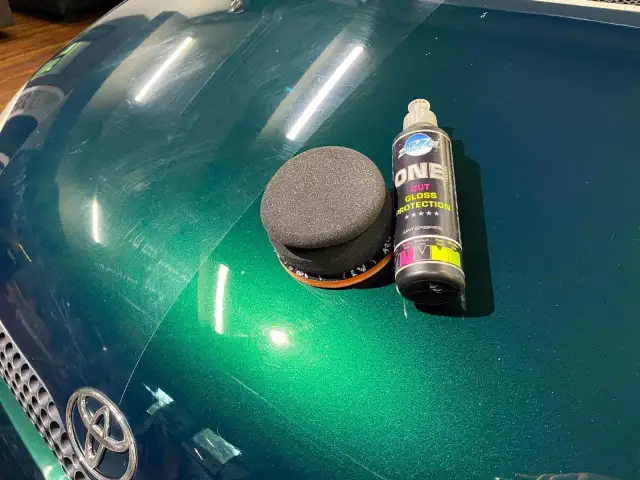 Jak polerować auto ręcznie? Blask lakieru bez wizyty u detailera!