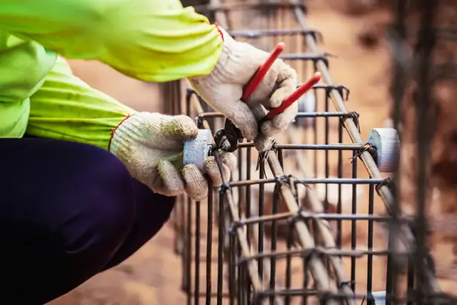 Jakie strzemiona na fundament - uniknij błędów w budowie fundamentów
