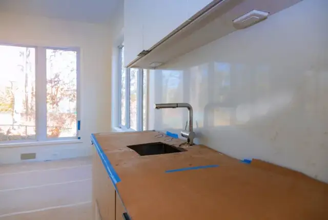 Czy można pomalować blat kuchenny? Sprawdź, jak to zrobić bez błędów