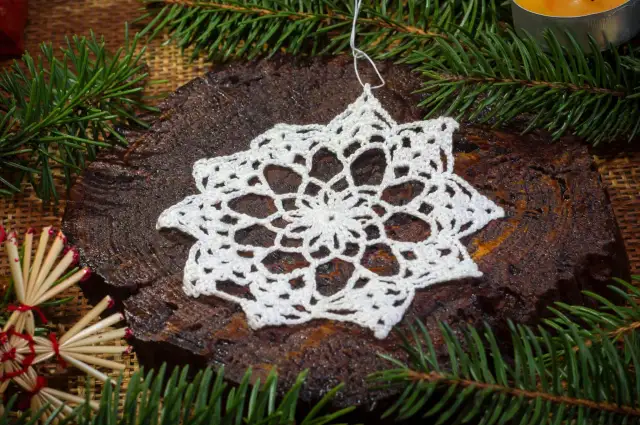 Jak zrobić ozdoby choinkowe na szydełku krok po kroku - łatwe i piękne dekoracje