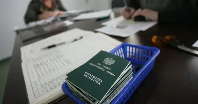 Jak wyglądają badania lekarskie do zawodowej służby wojskowej i co warto wiedzieć?