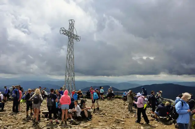 Ile km szlak na Tarnicę? Sprawdź długości tras i czas przejścia