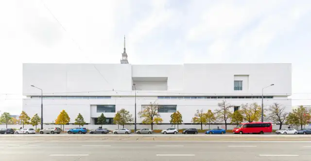 Muzeum sztuki nowoczesnej plac Defilad: wyjątkowe wystawy i architektura