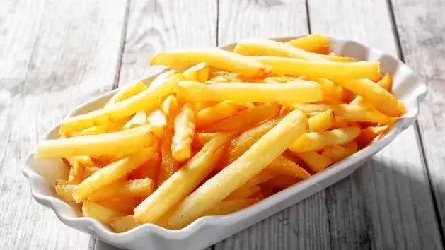 Frytki jak z McDonald's w domu? Poznaj sekret podwójnego smażenia!