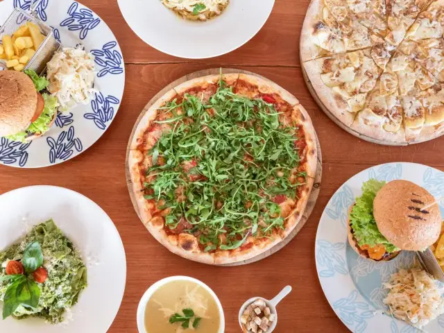 Skalny Dworek Brenna: Pełne menu, pizza z pieca i dostawa