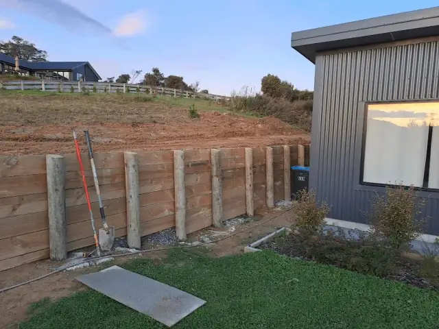A qué separación de un muro se planta un arbusto para evitar problemas