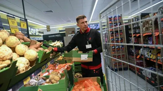 Gdzie Petru? Zaskakujące informacje o jego pracy w Biedronce