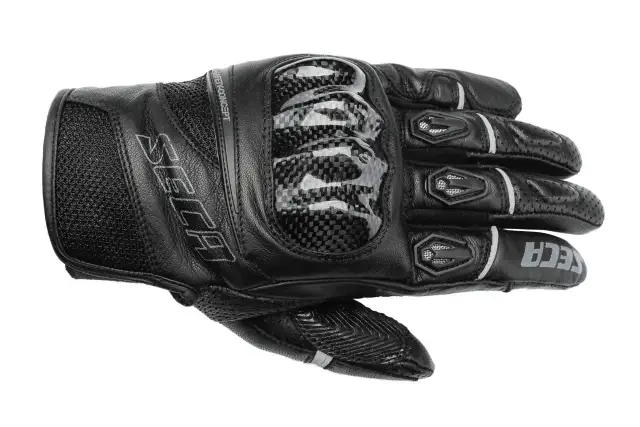 Jak rozciągnąć rękawice motocyklowe, aby uniknąć dyskomfortu podczas jazdy