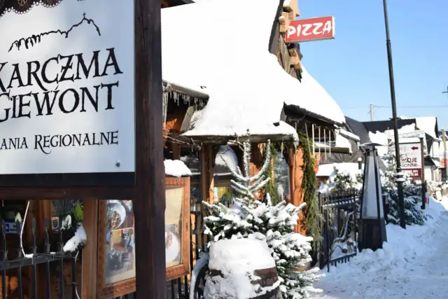 Najlepsze karczmy w Bukowinie Tatrzańskiej z regionalnymi specjałami