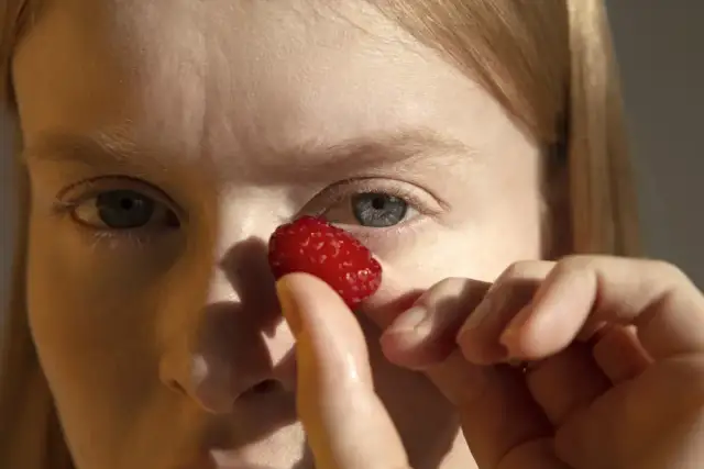 Czy maliny uczulają? Ekspert radzi: poznaj objawy i diagnozę