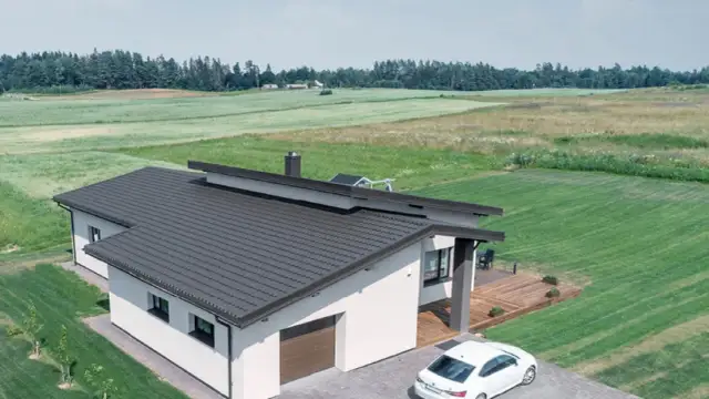 Jaką blachę na dach wybrać, by uniknąć kosztownych błędów?