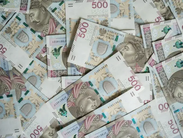 Brutto czy netto w oświadczeniu majątkowym - co wybrać dla przejrzystości?