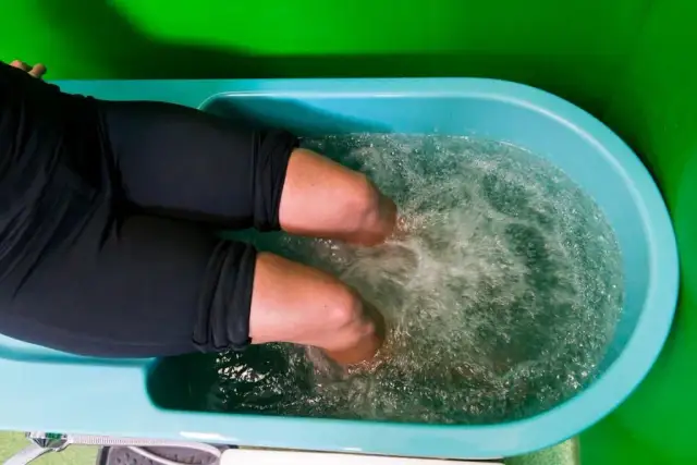 Kąpiel wirowa w rehabilitacji: Jak działa i komu pomoże?