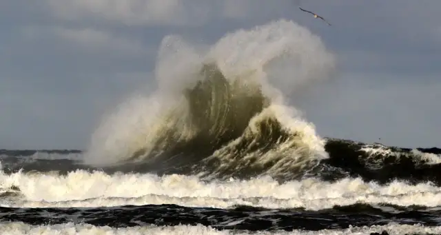 Kiedy są największe sztormy na Bałtyku? Poznaj groźne miesiące