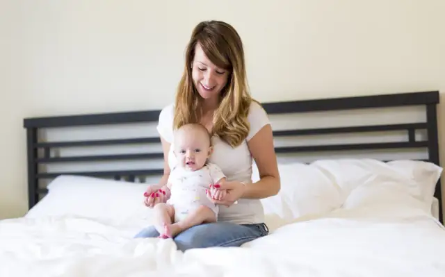 Odruch moro do kiedy? Ważne informacje o jego trwaniu i znikaniu