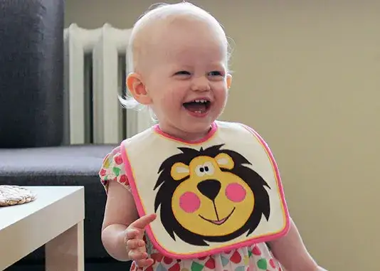 Jak uszyć śliniak dla dziecka - proste kroki i niezbędne materiały