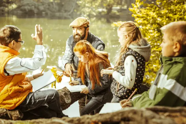 Kierownik i wychowawca razem? Kiedy to zgodne z prawem?