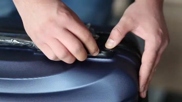 Jak ustawić kod w walizce Wings – uniknij problemów z zamkiem