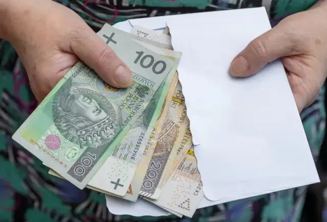 Czy przy rencie rodzinnej należy się trzynastka? Sprawdź szczegóły!